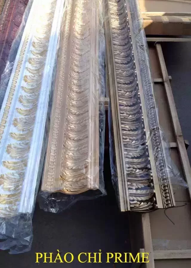 Phào chỉ cửa chính