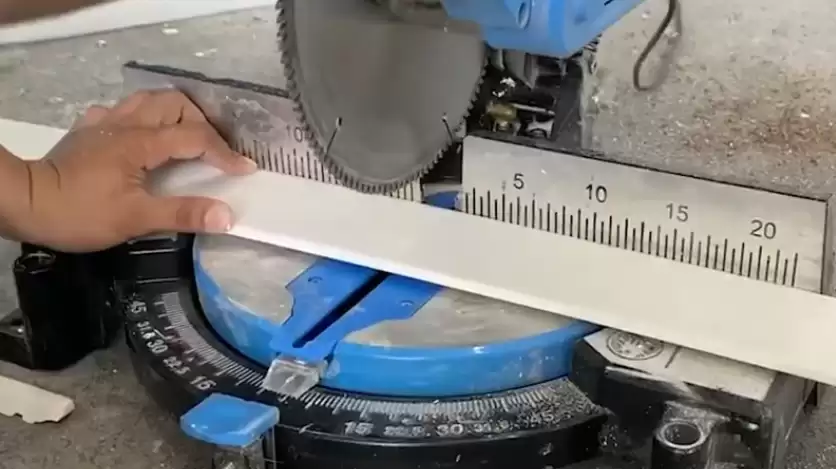 cách cắt phào góc âm