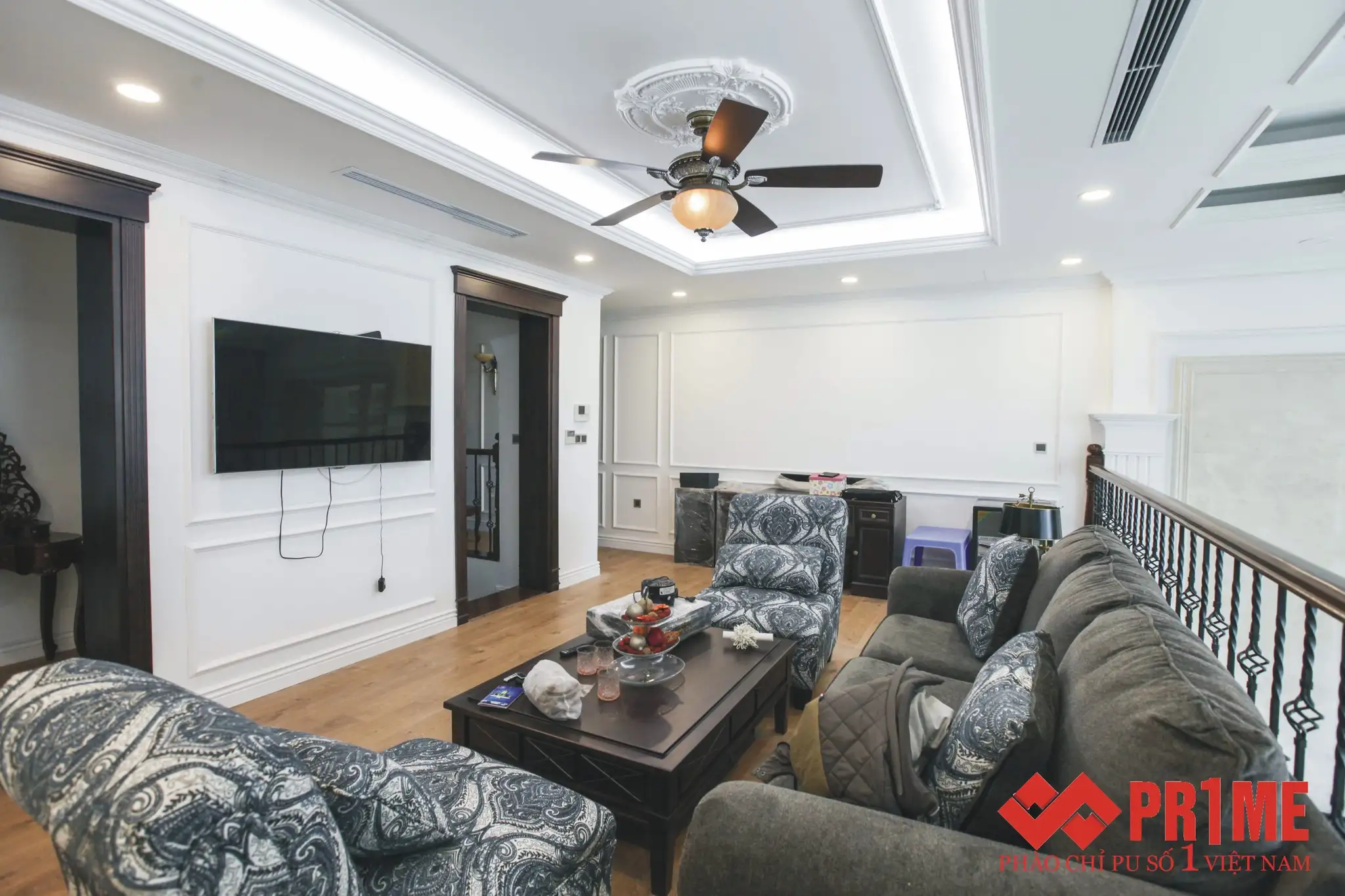 Phào lưng tường mẫu 10