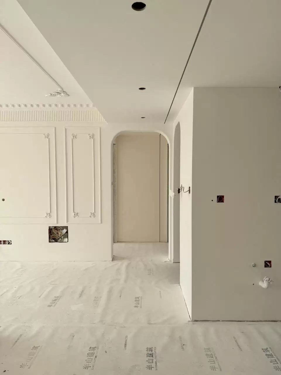 Phào chỉ nhập khẩu trang trí tường