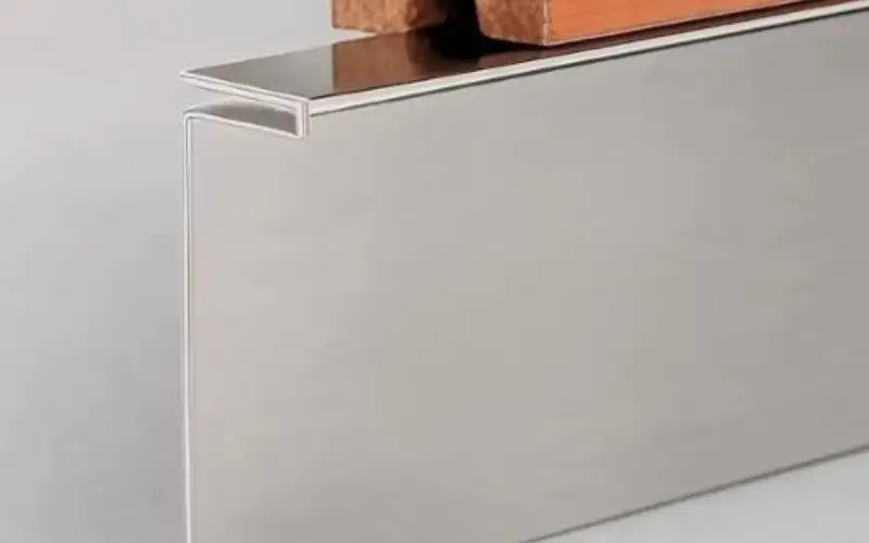 Len Chân Tường Âm Là Gì?