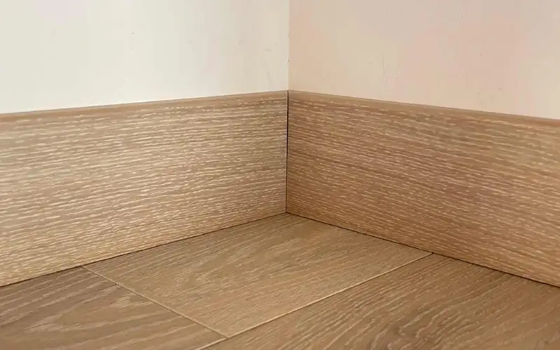 Quy Trình Thi Công Len Chân Tường Âm Chuẩn Kỹ Thuật