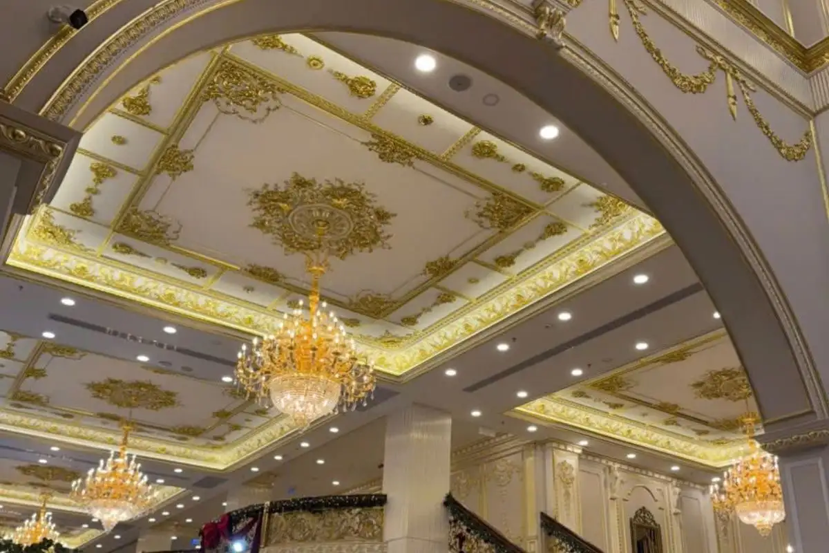 Mâm trần dát vàng cho khách sạn quận 8