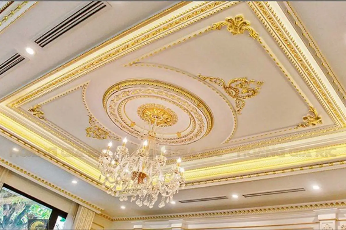 Mâm trần phòng khách tân cổ điển